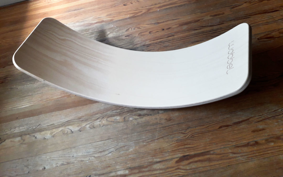 Planche d&rsquo;équilibre Wobbel en bois