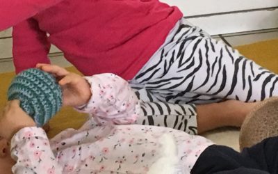 Motricité libre et activité autonome : libérez les bébés !