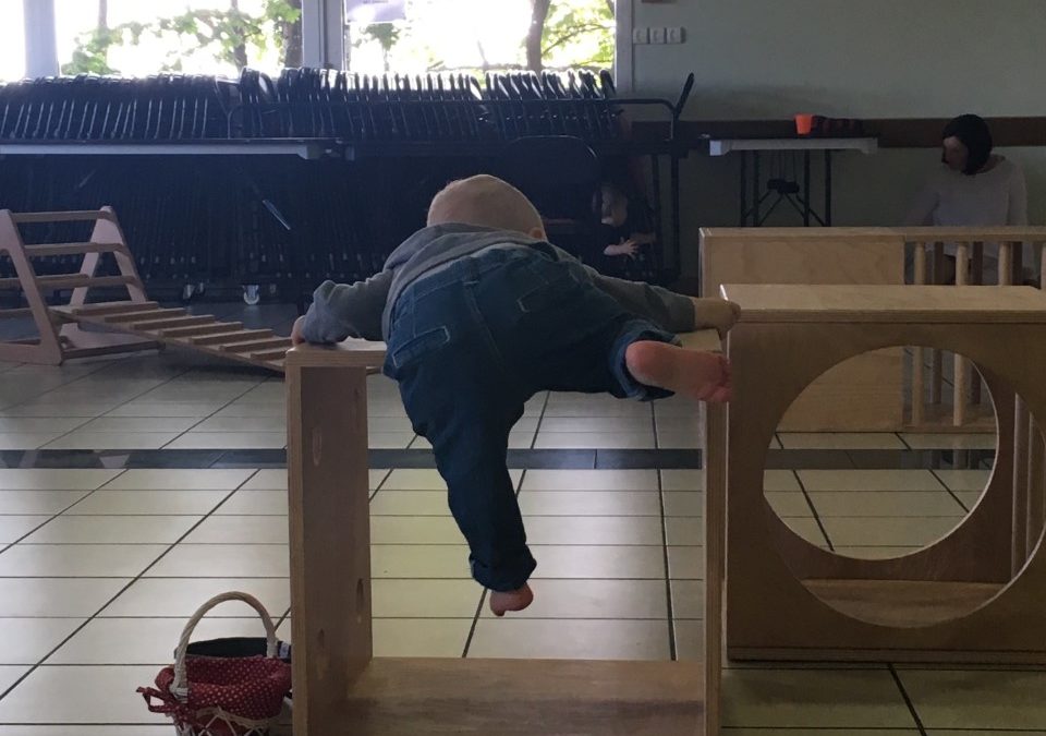 A JeJoueMot’, les enfants sont libres de leurs mouvements et de leurs initiatives…
