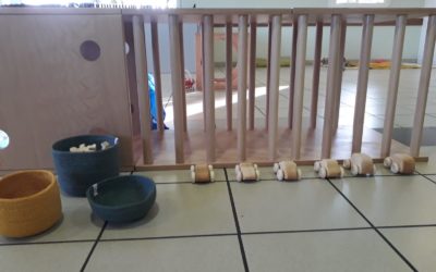 L&rsquo;espace de l&rsquo;atelier à hauteur d&rsquo;enfant
