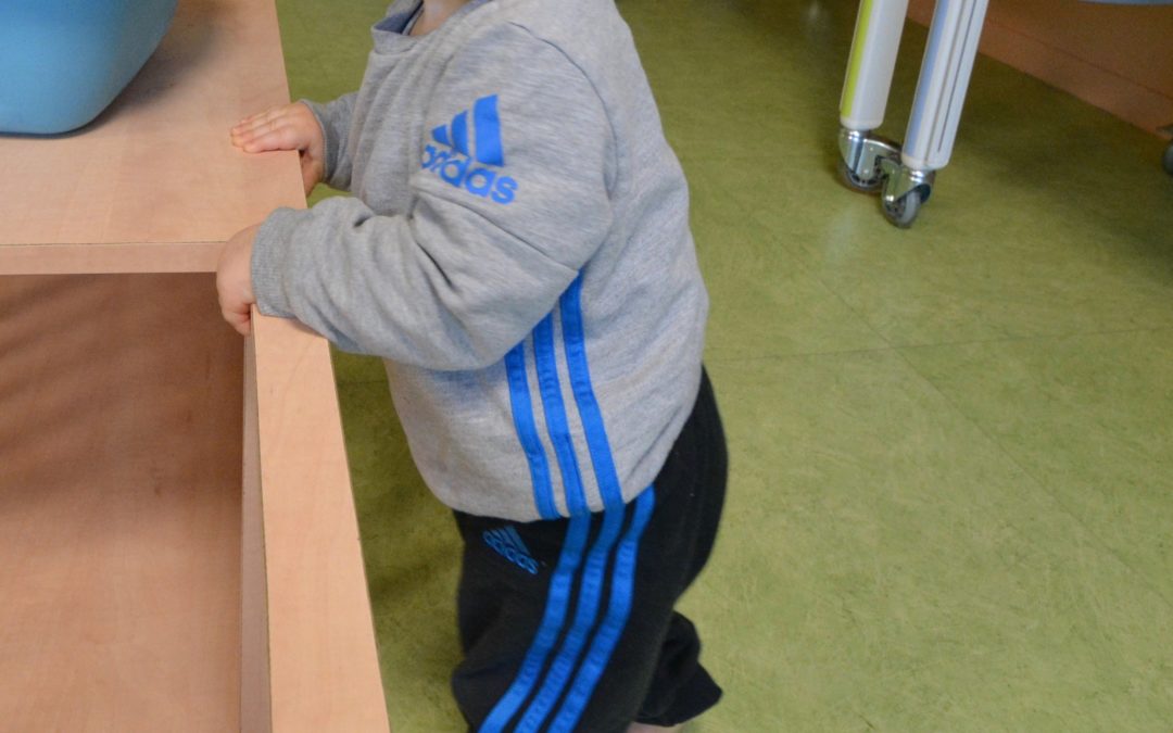 Diaporama étape 14: faire des pas en se cramponnant