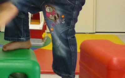 Diaporama étape 19: Monter l’escalier en alternant les  pieds