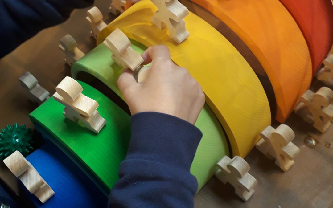 Nous avons maintenant rendez-vous avec la motricité fine du bébé