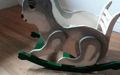 Chat à bascule des années 60