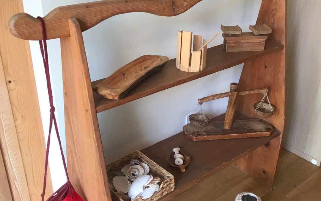 Étagère stand de jeu