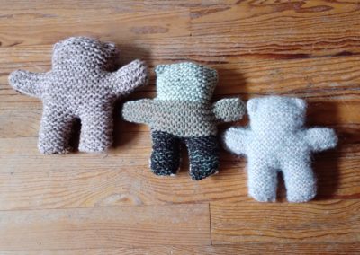 Famille d’oursons en laine